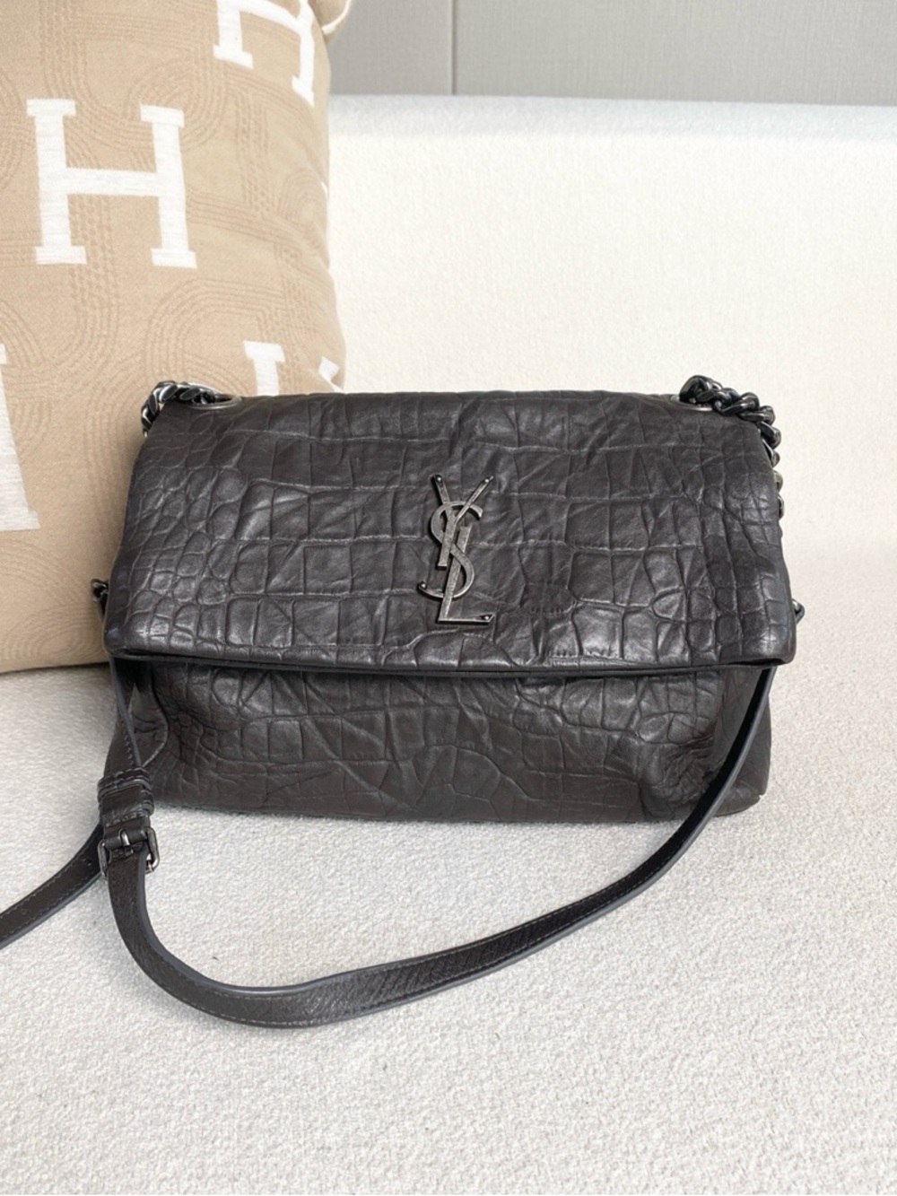Saint Laurent | Hollywood Croc-Embossed Chain Bag Dark Gray | Good Condition